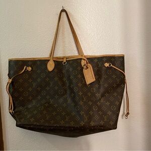 Louis Vuitton GM Neverfull tote bag great condition